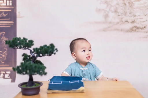 怒江五个月宝宝可以站吗 怒江五个月宝宝可以站吗